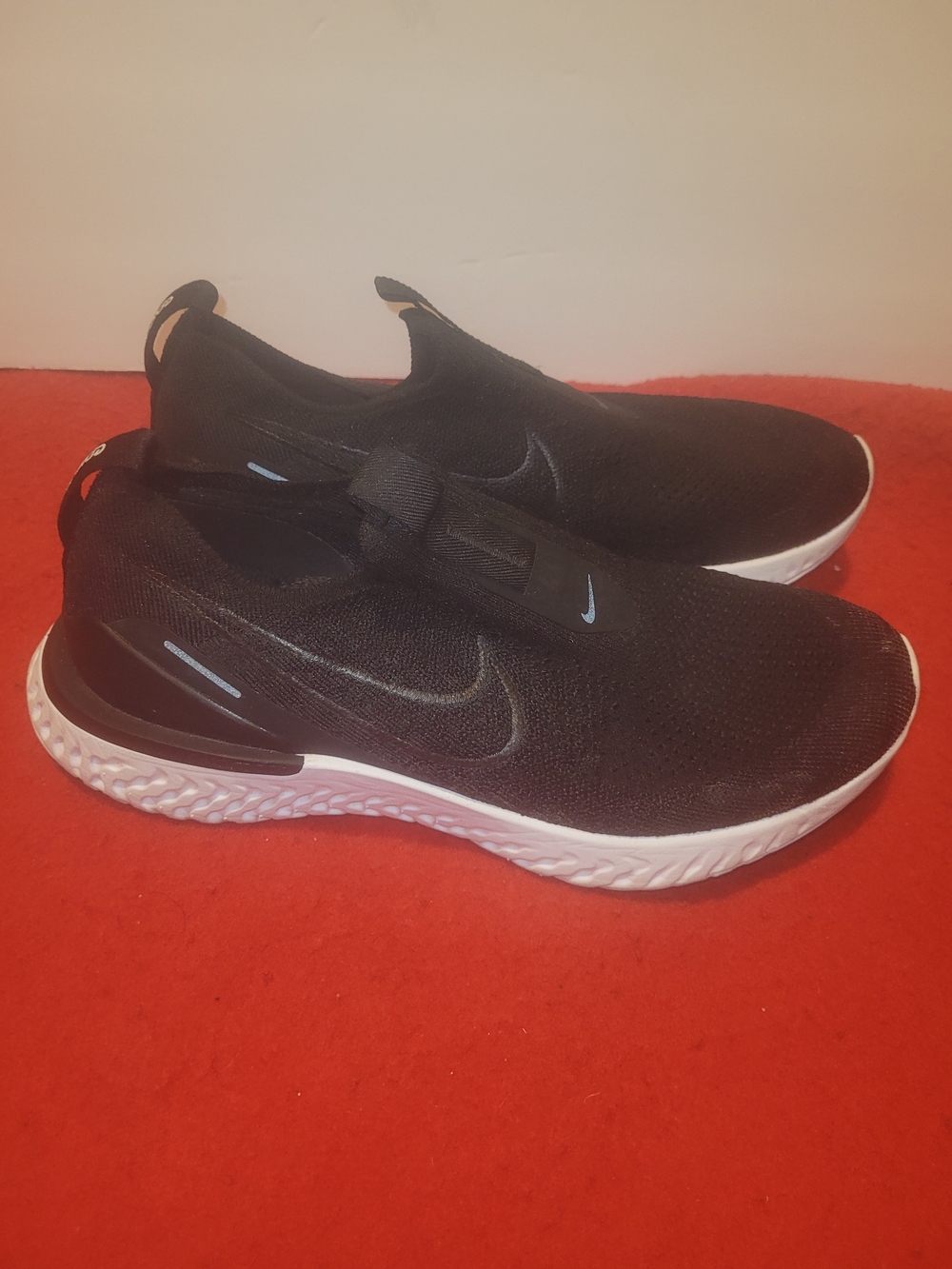 Nike Black Slip-On Running Shoes with White Sole - Picture 5 of 6